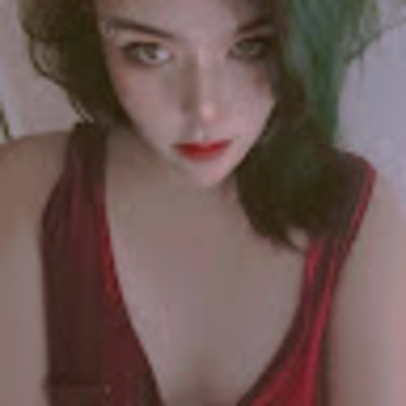 Meet your Posher, Clarissa - Picture 1 of 1